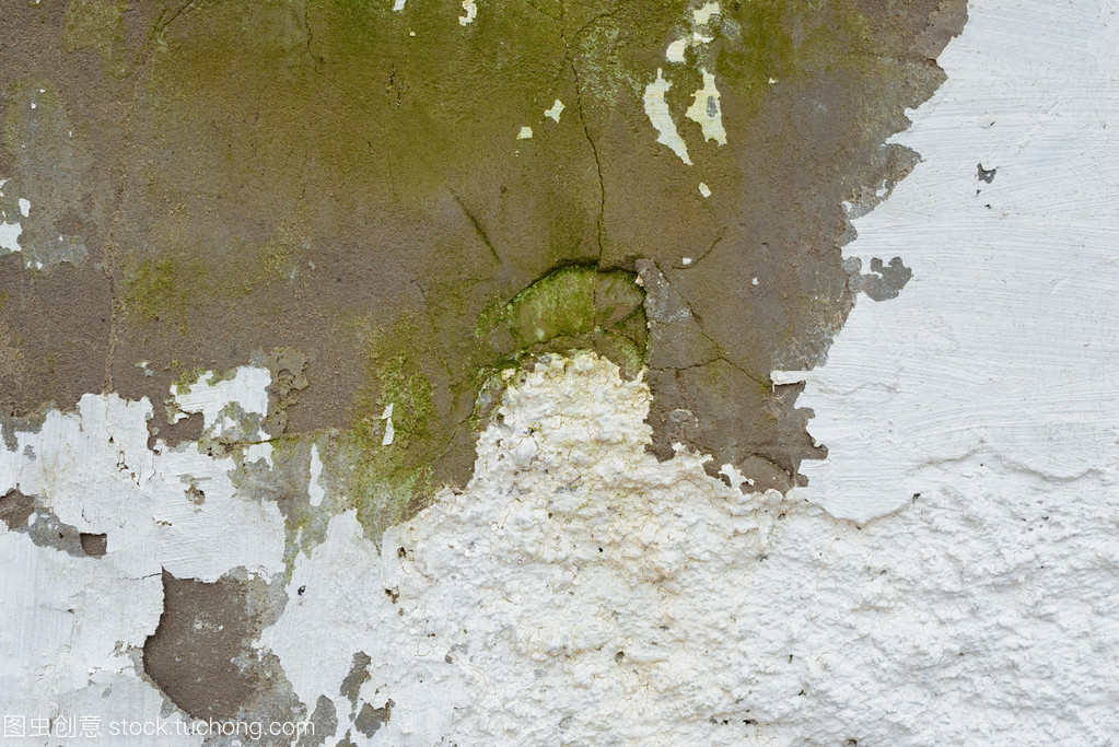 与磨擦和裂缝的墙壁片段