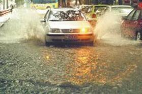 汽车涉水安全指南 关键注意事项与技巧